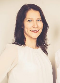 bild-janina-1-734×1024 bild-janina-1-734x1024